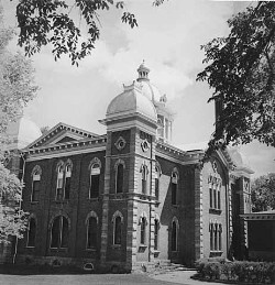 The old Dakota County Courthouse circa 1950