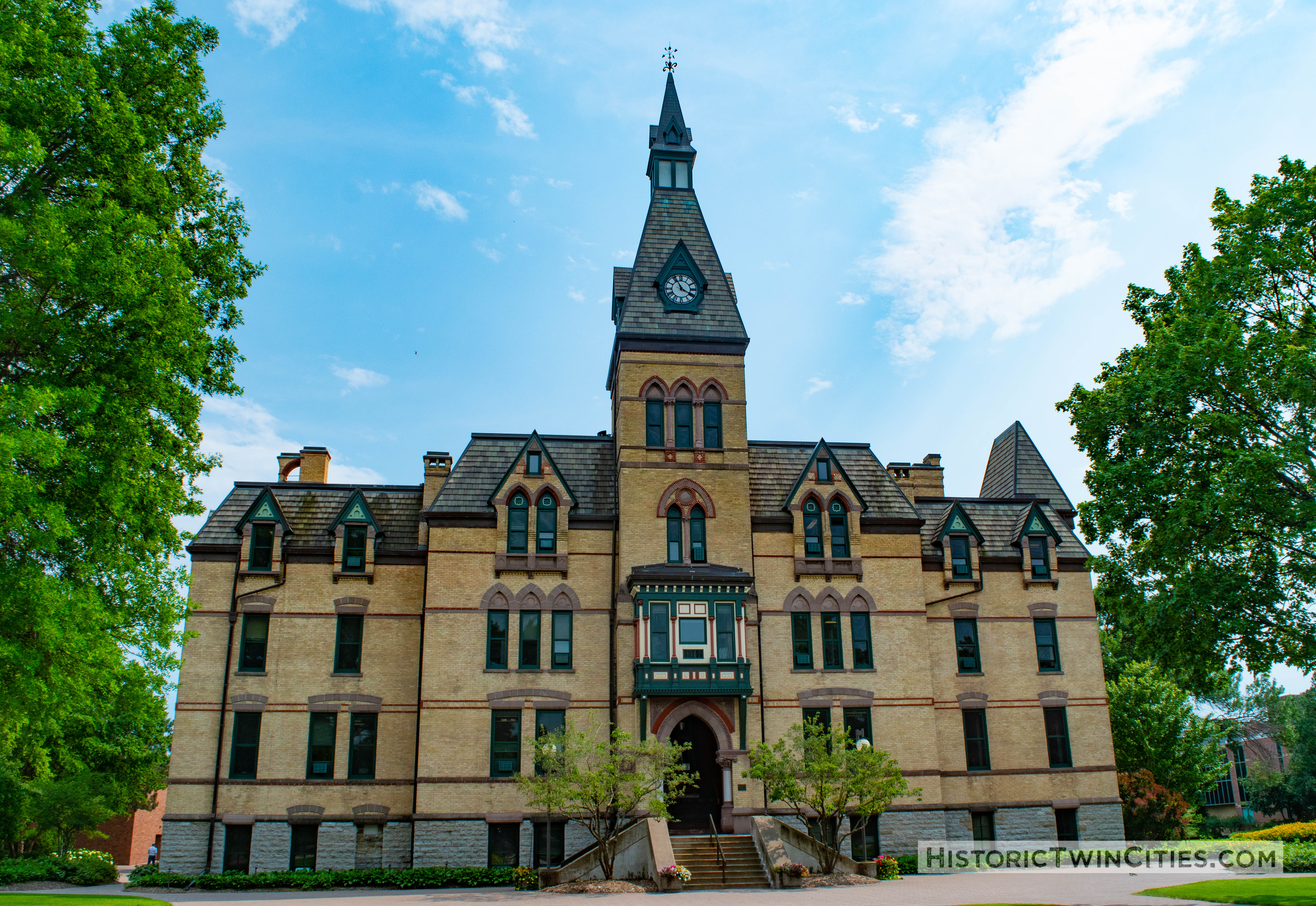 Old Main Hall at Hamline University