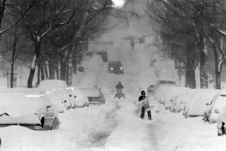 1991 Halloween Blizzard - Fremont Street in Minneapolis (Photo courtesy of Minneapolis Star Tribune)