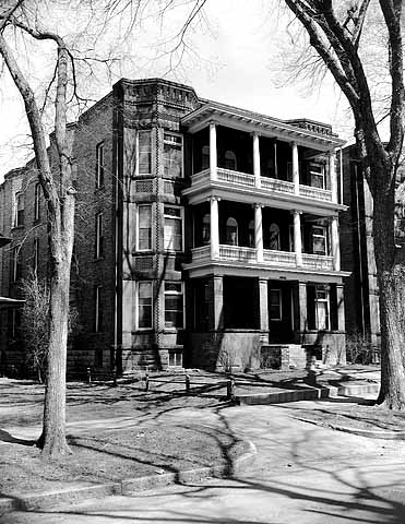 481 Laurel Ave in St. Paul circa 1964 (MHS)