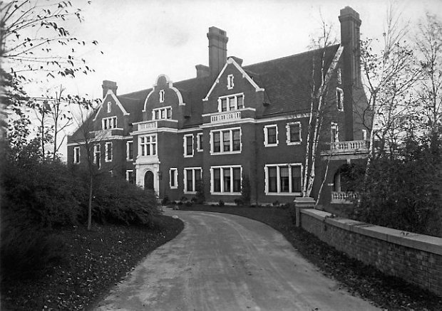 Glensheen mansion circa 1909 (Historic Glensheen)