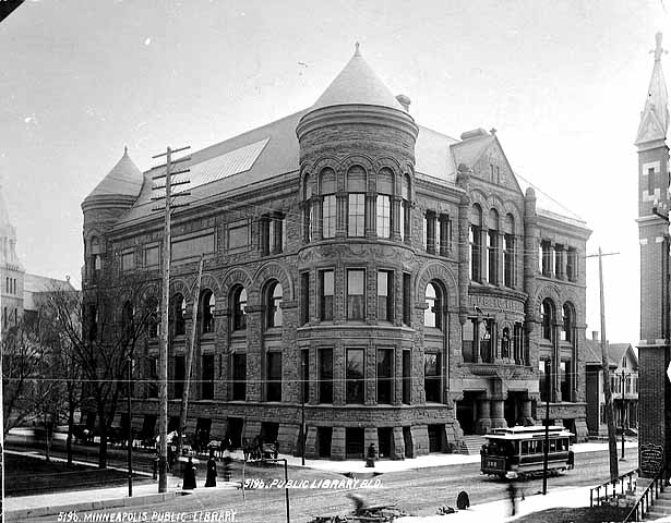 Minneapolis Public Library at 10th & Hennepin circa 1905 (MHS)