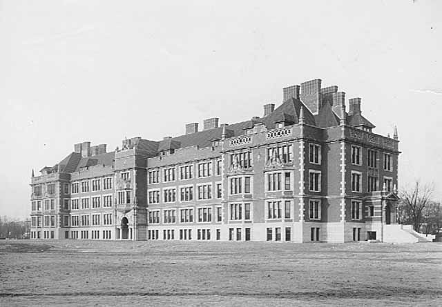 Folwell Hall on the Univerisyt of Minnesota Campus in Minneapolis circa 1910 (MHS)