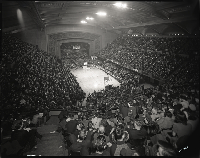 Basketball game at the Minneapolis Auditorium circa 1941 (MNHS)